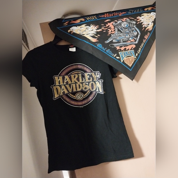 Harley-Davidson Tops - Harley Davidson women's tshirt size Large plus bandana